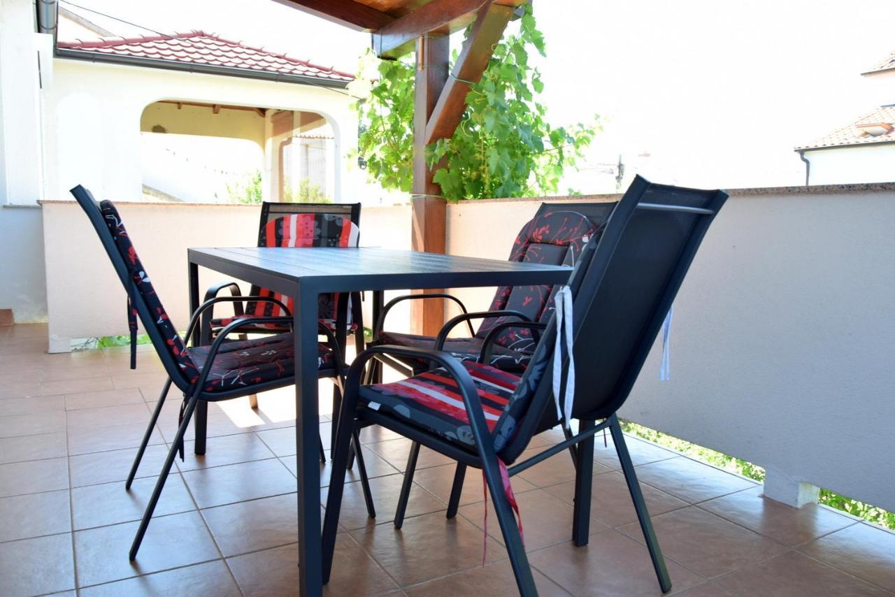Villy City Apartment Palit Екстериор снимка