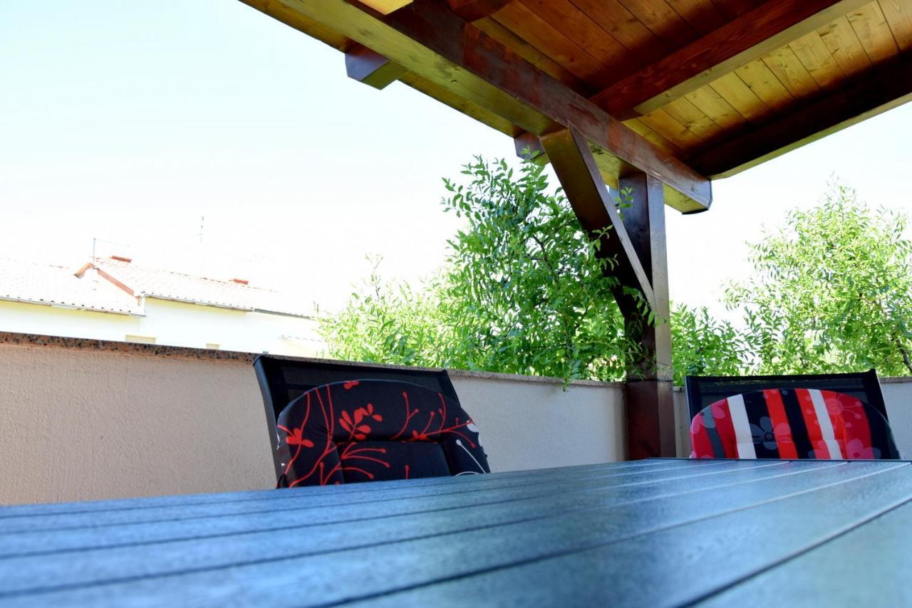 Villy City Apartment Palit Екстериор снимка